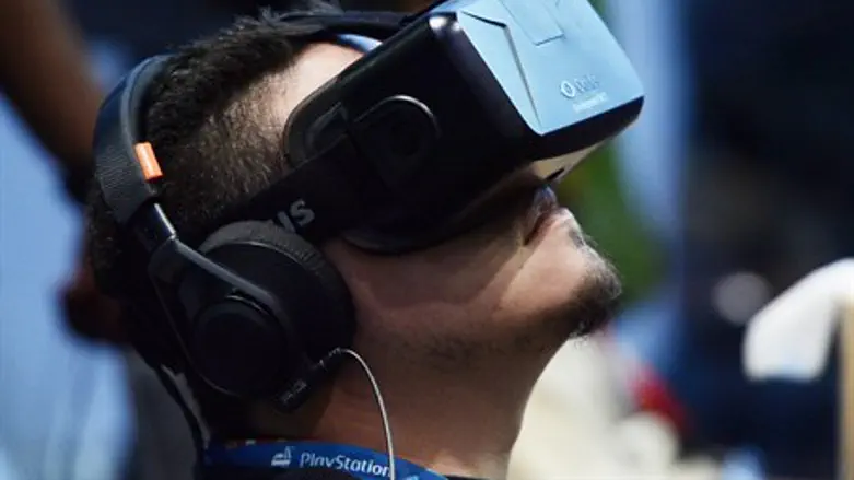 Oculus Rift virtual reality game headset