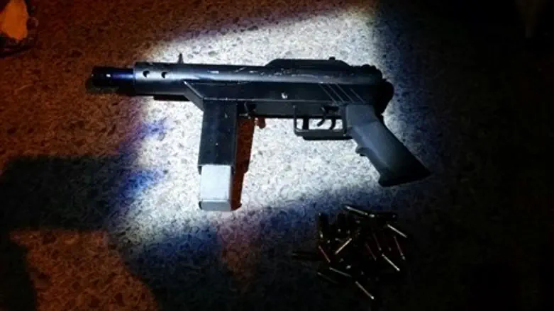 Weapon found in suspicious car at Tapuah junction