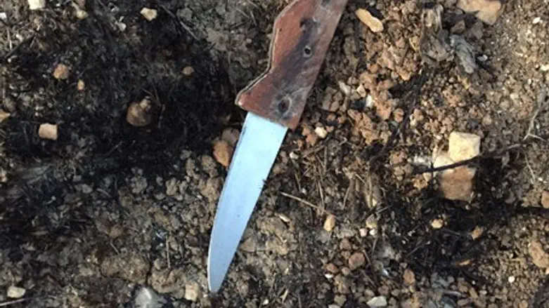 Knife used by failed Yitzhar terrorist
