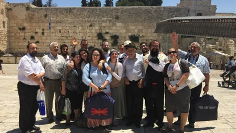 A group of Portuguese Bnei Anousim visit the Kotel on a trip organized by Shavei Israel