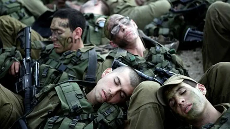 Soldiers sleep (illustration)
