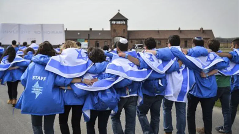 Jewish students visit site of Auschwitz death camp in Poland