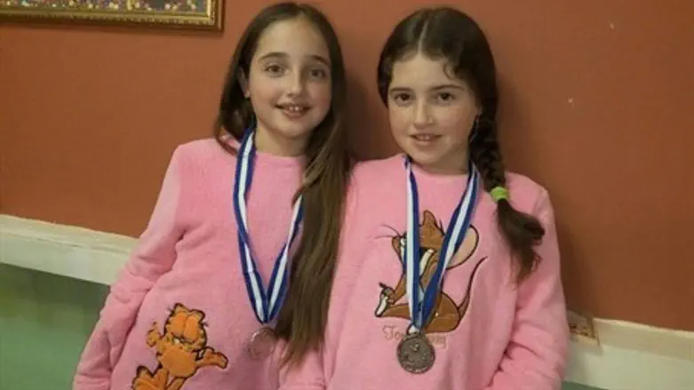 Noa and Ahava with their medals