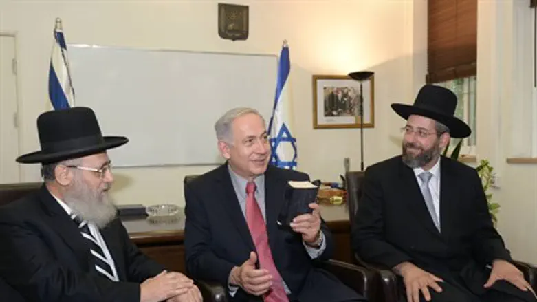 Netanyahu with chief rabbis