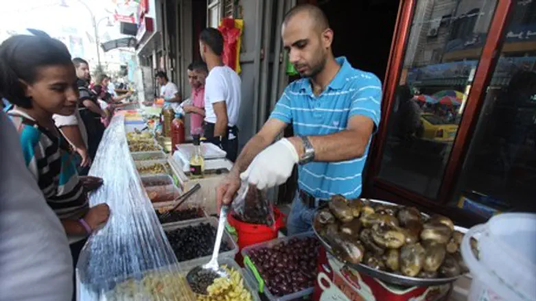 Arab food vendor in Ramallah (illustration)