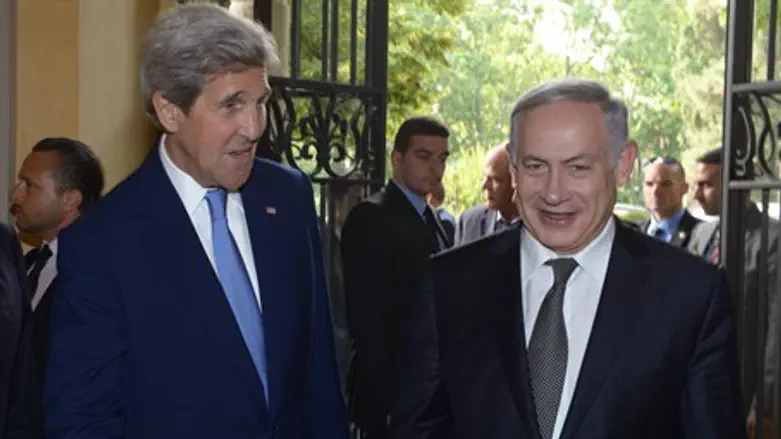 Binyamin Netanyahu with John Kerry in Rome