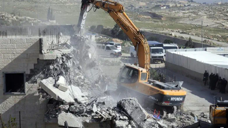Illegal Arab building demolished in Jerusalem