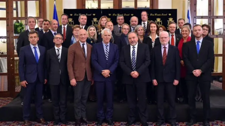 Liberman with EU diplomats