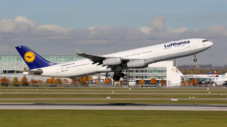 Lufthansa airplane