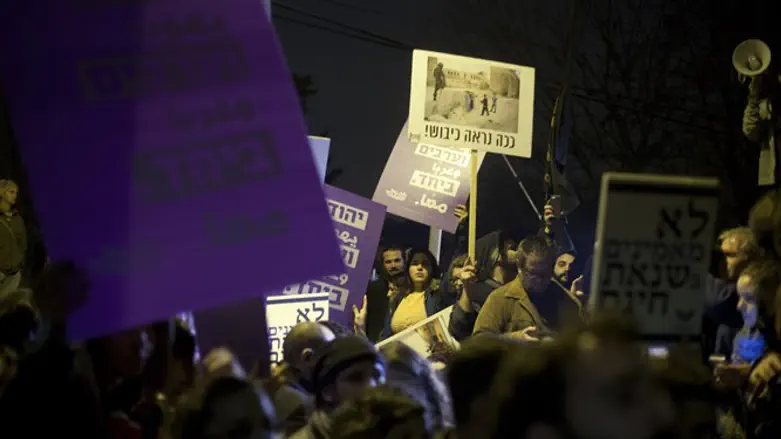 Left-wing demonstration in support of Barbour, February