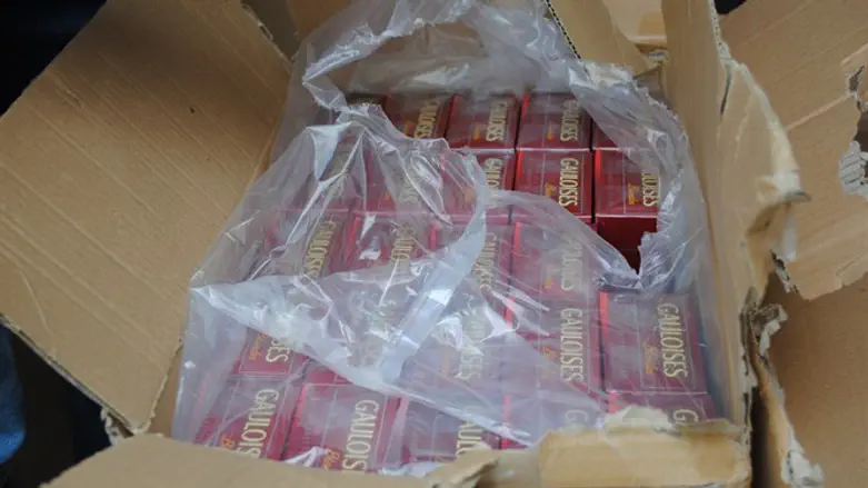 Box of smuggled cigars