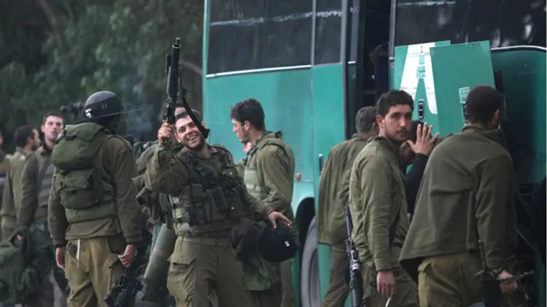Soldiers boarding Egged bus