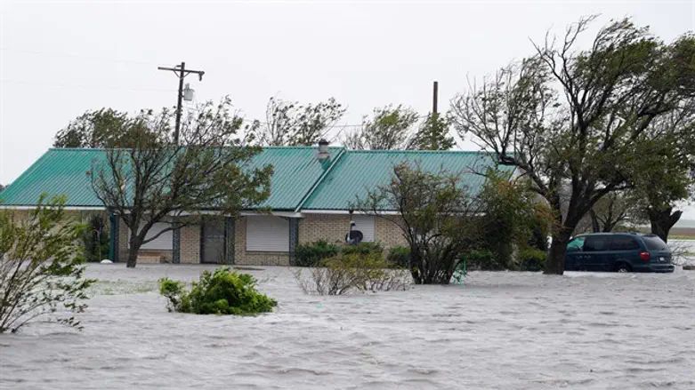 Hurricane Harvey buries Texas house