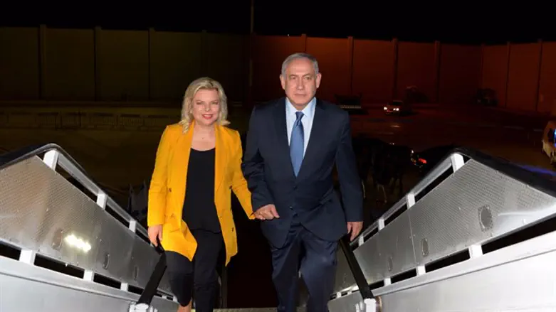 Netanyahu and his wife board the flight to Latin America
