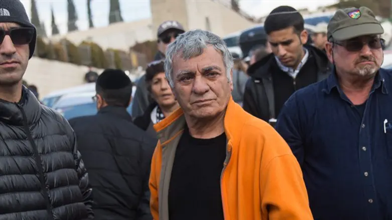 Gavri Banai