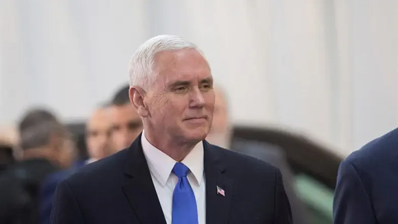 Mike Pence en route to Knesset plenum