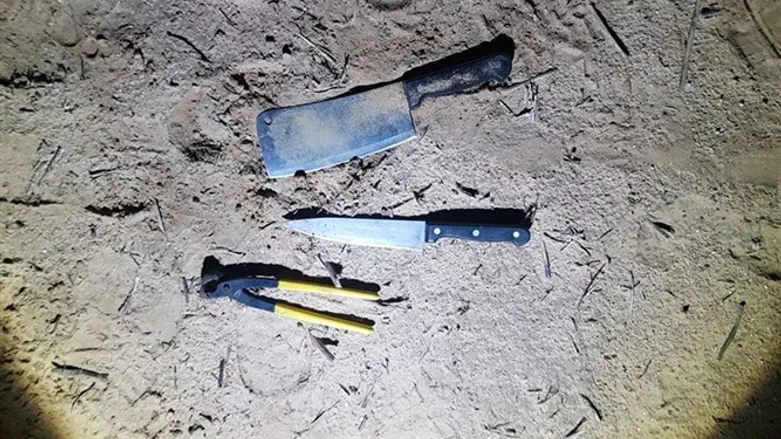 Weapons found on captured terrorists