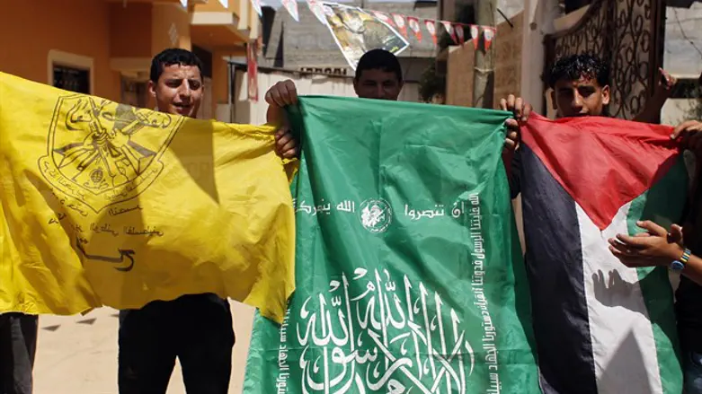 Flags of political movements Fatah and Hamas