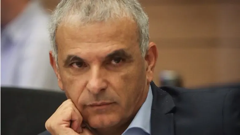 Kahlon's threat