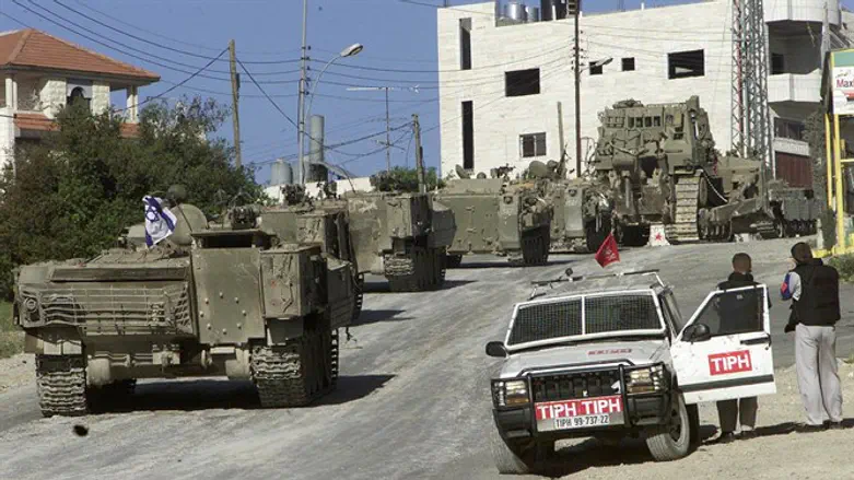 TIPH follow Israeli troop movements, Hevron