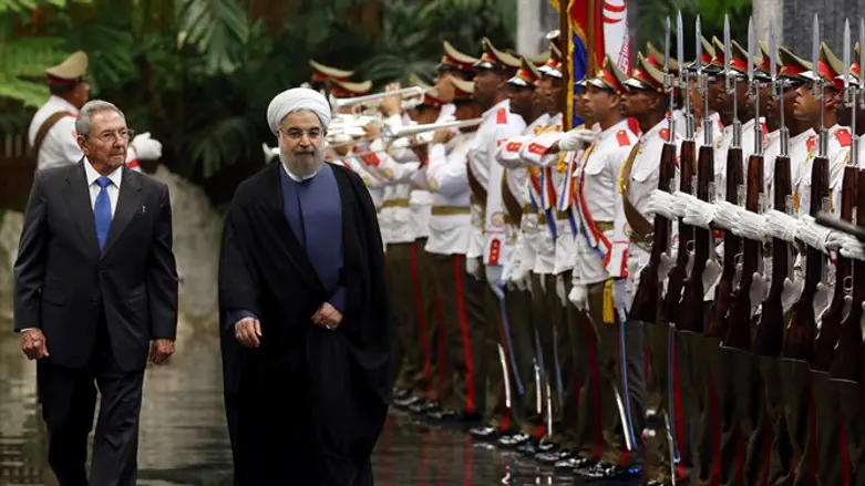 Iran Pres Rouhani and Cuba President Castro review honor guard, Havana, Cuba