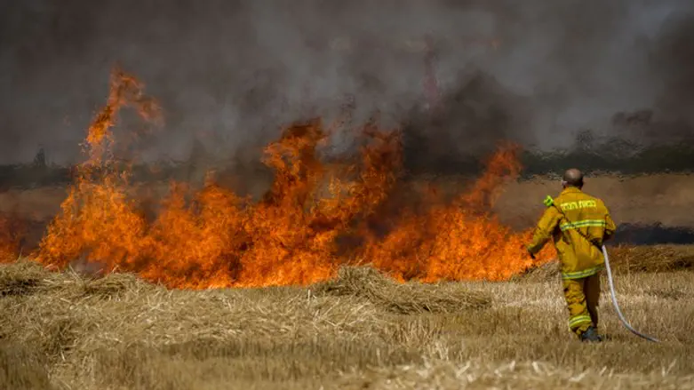 Fire breaks out near Gaza border