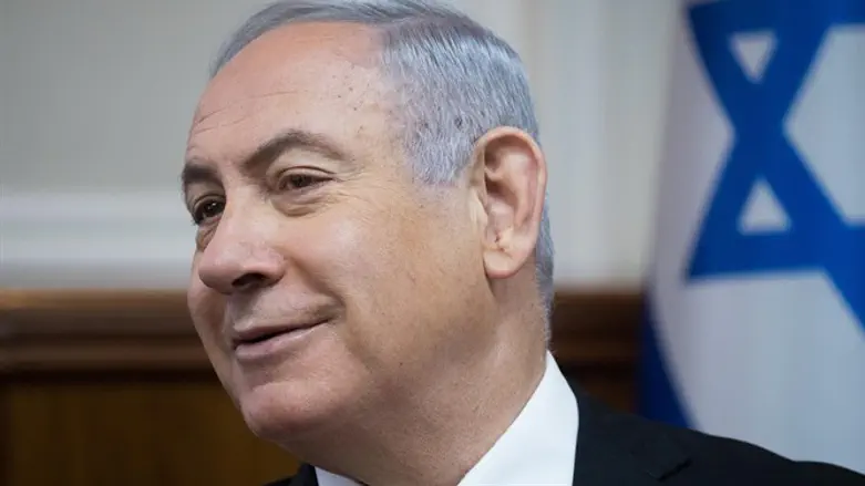 Netanyahu at cabinet meeting
