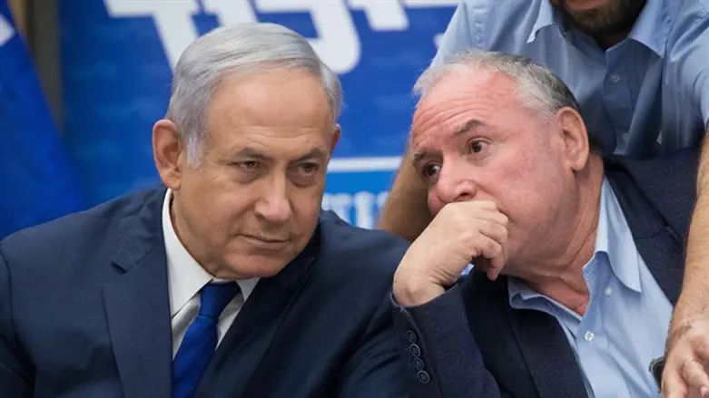 Netanyahu (left)
