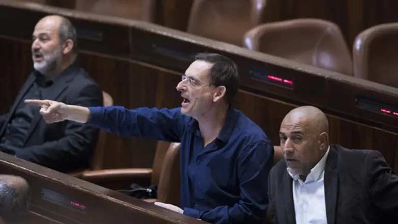 Dov Khenin (center)