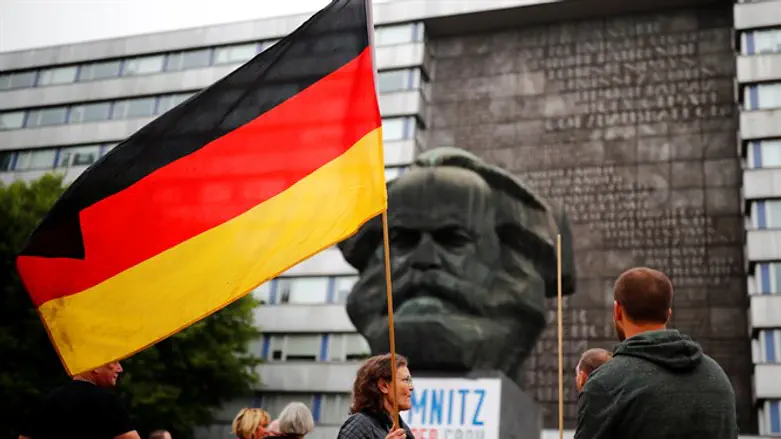 Pro Chemnitz group demonstrates in Chemnitz, after killing of man