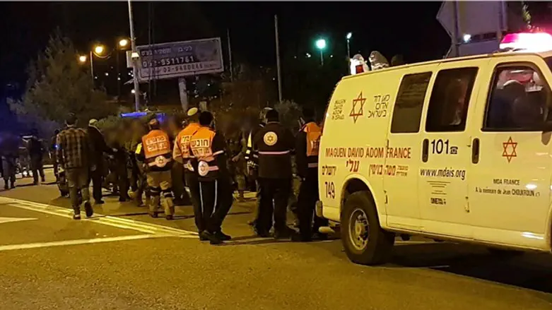 Shooting attack at the Ofra juncion