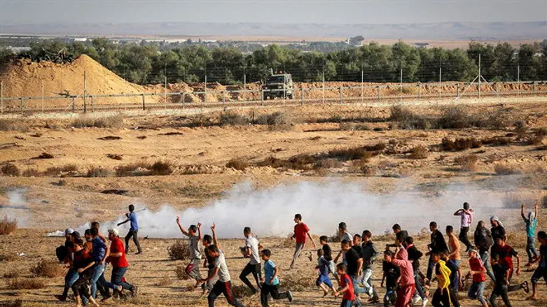 Gaza rioters near the Gaza-Israel border