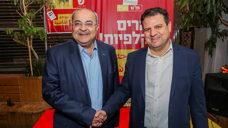Hadash-Ta'al leaders Ahmad Tibi (left) and Ayman Odeh (right)