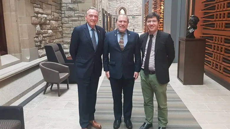 Chaim Silberstein with Canadian Parliament Members