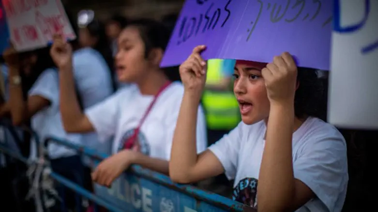 Filipino workers protest deportation plans, June 11th 2019