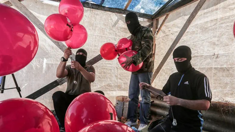 Attempted murder with balloons