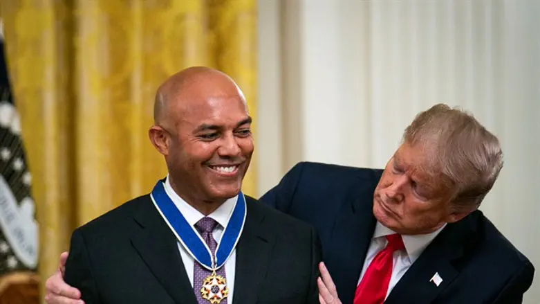 Trump presents Presidential Medal of Freedom to Mariano Rivera