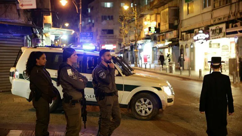 Police in Mea Shearim