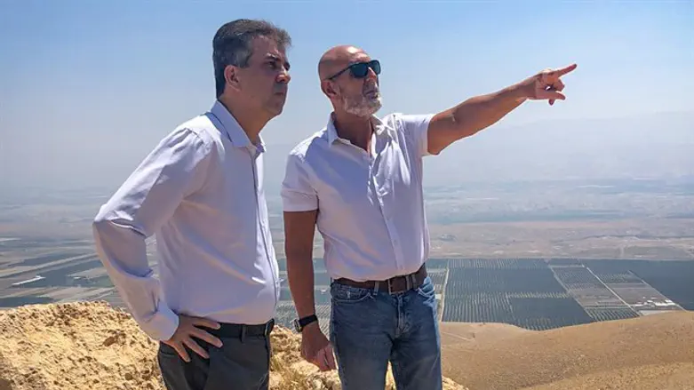 Minister Eli Cohen in Jordan Valley