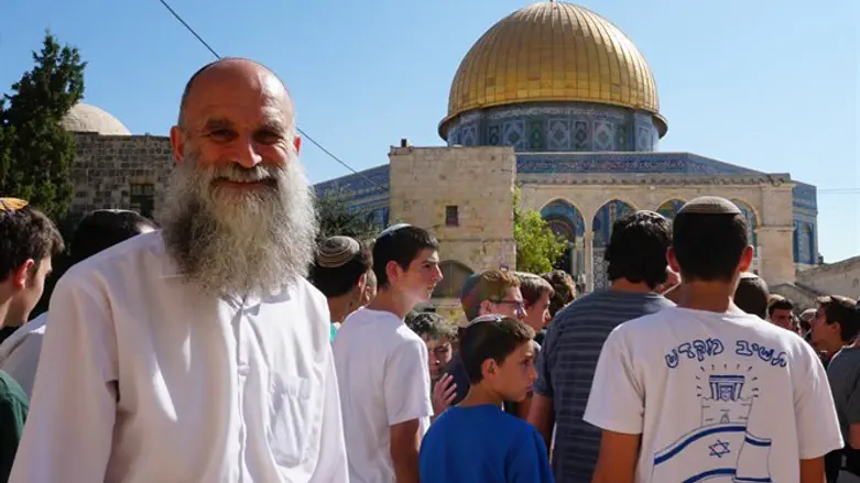 Rabbi Kroizer on the Temple Mount 