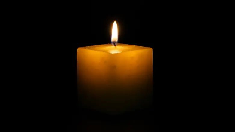 Yarzheit candle