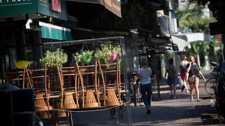 COVID-closed restaurant