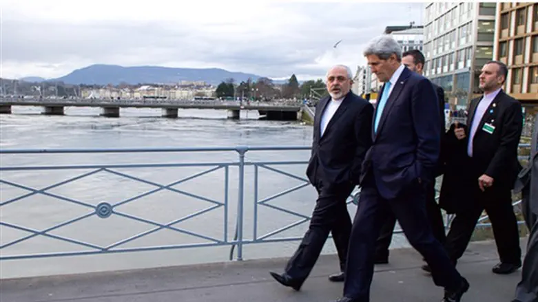 Zarif walks with Kerry