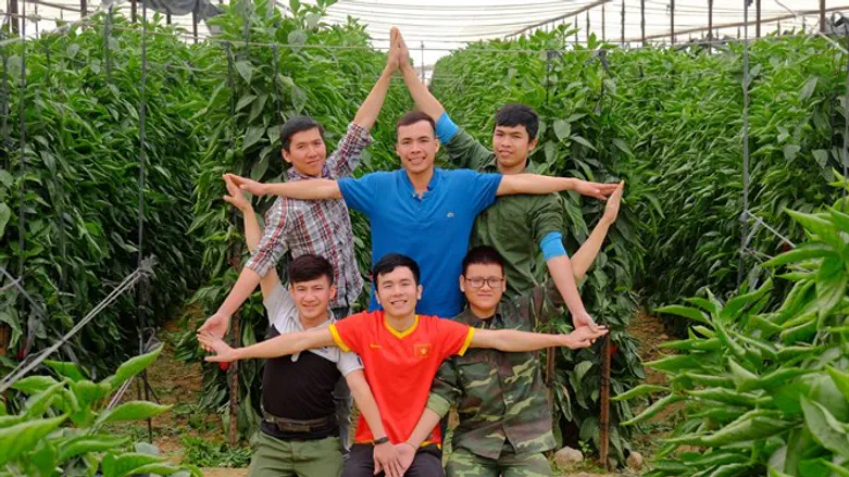 AICAT students forming Star of David
