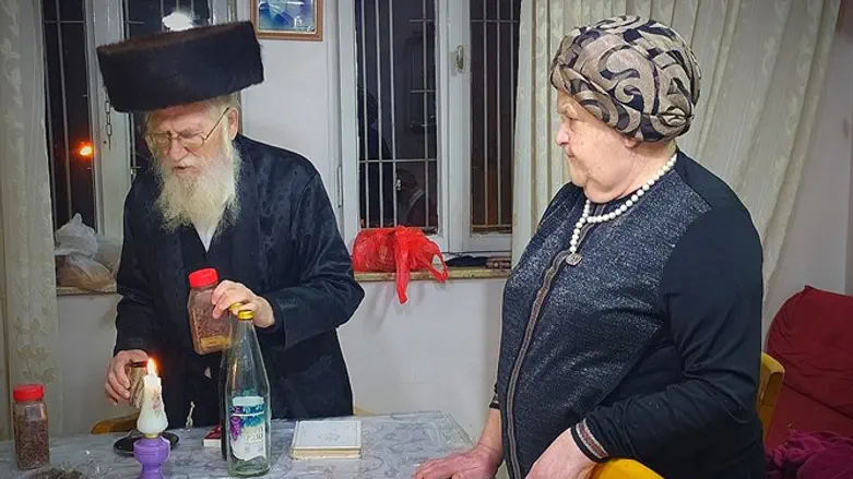 Menachem Mendel and Sarah Zissel Meshi Zahav OBM